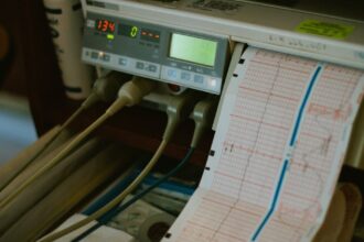découvrez la procedure d'ablation cardiaque, une technique médicale innovante visant à traiter les arythmies cardiaques. apprenez-en plus sur son fonctionnement, ses bénéfices et son rôle dans l'amélioration de la santé cardiaque.