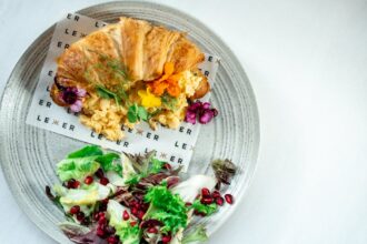découvrez l'importance d'une alimentation équilibrée pour votre santé. apprenez à combiner les différents groupes alimentaires et à créer des repas nutritifs qui favorisent le bien-être physique et mental.