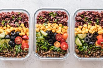 découvrez l'importance d'une nutrition équilibrée pour maintenir votre santé et votre bien-être. apprenez à composer des repas variés qui fournissent tous les nutriments essentiels à votre corps.