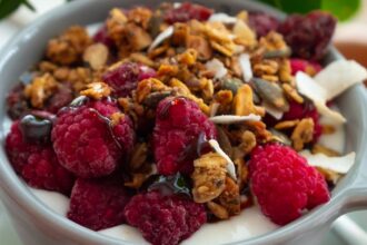 découvrez l'importance d'une nutrition équilibrée pour maintenir votre santé et votre bien-être. apprenez à composer des repas variés pour obtenir tous les nutriments nécessaires à votre organisme.