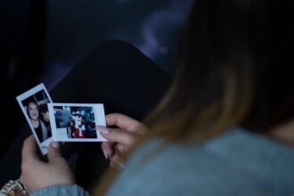 découvrez le monde fascinant de la mémoire : ses mécanismes, son importance dans notre vie quotidienne et des astuces pour l'améliorer. plongez dans l'exploration des différents types de mémoire et apprenez comment optimiser vos capacités cognitives.