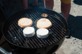 découvrez tout sur les protéines : leurs sources, leurs bienfaits pour la santé, et comment les intégrer efficacement dans votre alimentation pour améliorer votre bien-être et vos performances.