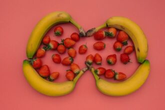 découvrez l'importance du calcium pour la santé des os et des dents, ainsi que ses bienfaits pour le corps. apprenez comment intégrer le calcium dans votre alimentation quotidienne et les sources alimentaires riches en ce minéral essentiel.