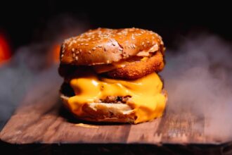 découvrez les aliments qui stimulent votre humeur et améliorent votre bien-être. apprenez comment intégrer ces super aliments dans votre alimentation quotidienne pour un moral au beau fixe et une énergie renouvelée.
