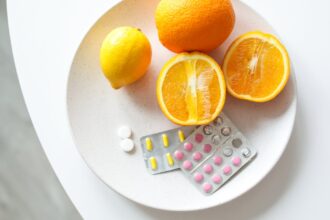 découvrez les bienfaits des vitamines pour votre santé : elles renforcent votre système immunitaire, améliorent votre énergie et favorisent un bien-être optimal. apprenez à intégrer ces nutriments essentiels dans votre alimentation quotidienne.