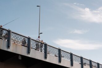 découvrez tout sur l'allergie au soleil : symptômes, causes, traitements et conseils pour mieux gérer cette affection. protégez votre peau et profitez du soleil en toute sécurité.
