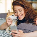 découvrez les défis et la beauté de l'amour à distance. apprenez des conseils, des histoires inspirantes et des stratégies pour maintenir une connexion solide, même à des kilomètres de séparation.