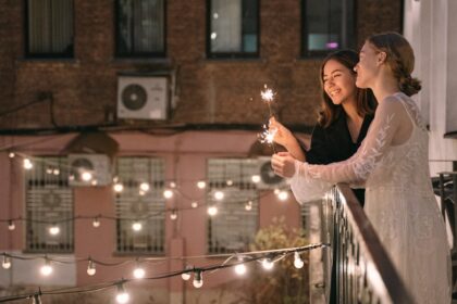 découvrez les subtilités de l'amour conditionnel, une dynamique relationnelle où l'affection dépend de certaines attentes et critères. explorez ses impacts sur les relations interpersonnelles et les moyens de cultiver un amour inconditionnel.