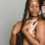 découvrez les subtilités de l'amour conditionnel, une dynamique relationnelle où affection et attachement dépendent de critères spécifiques. explorez ses impacts sur les relations personnelles et apprenez à reconnaître les signes d'une telle affection.