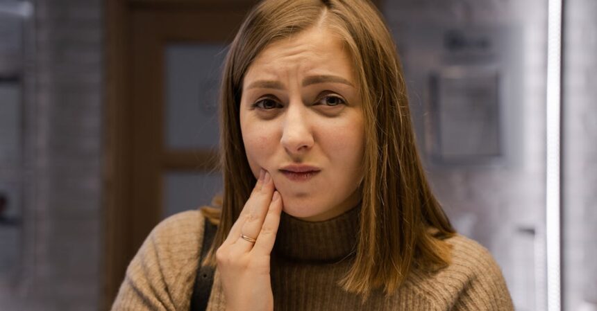 découvrez des solutions efficaces pour soulager la douleur dentaire. apprenez à identifier les causes et les traitements possibles pour retrouver un sourire sans douleur.