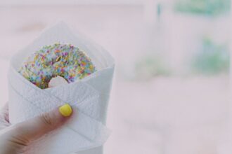 découvrez l'importance de l'apport calorique pour une alimentation équilibrée. apprenez comment calculer vos besoins caloriques, choisir des aliments nutritifs et atteindre vos objectifs de santé, que ce soit pour perdre du poids, prendre de la masse musculaire ou maintenir votre forme physique.