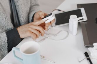 découvrez tout ce qu'il faut savoir sur le congé maladie : définition, droits des employés, processus de demande et conseils pour bien gérer cette période d'absence au travail.