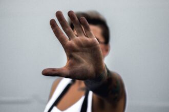 découvrez notre large sélection de contentions pour les mains, conçues pour soulager la douleur et soutenir vos articulations. nos attelles sont idéales pour la récupération après une blessure ou pour bénéficier d'un maintien optimal lors d'activités quotidiennes.