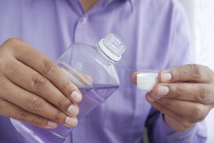 découvrez notre gamme de bains de bouche qui offre une fraîcheur durable, une protection contre les caries et une hygiène bucco-dentaire optimale. profitez d'un sourire éclatant et d'une haleine fraîche tout au long de la journée.