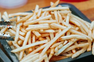 découvrez tout ce qu'il faut savoir sur le cholestérol : ses types, ses effets sur la santé, comment le contrôler et les meilleures pratiques alimentaires pour maintenir un niveau optimal.