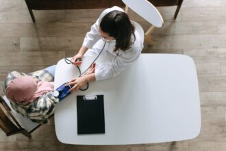 découvrez l'importance d'un bilan de santé annuel pour optimiser votre bien-être. un examen complet vous aide à détecter les problèmes de santé à un stade précoce et à adopter de meilleures habitudes de vie pour une santé durable.