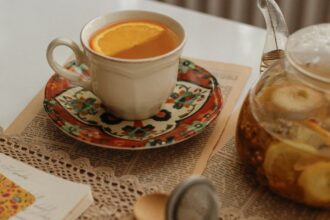 découvrez notre boisson relaxante qui vous offre un moment de détente inégalé. savourez chaque gorgée et laissez-vous transporter dans un univers de sérénité et de bien-être.