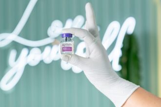 découvrez les bienfaits du botox pour rajeunir votre apparence et atténuer les rides. apprenez-en plus sur cette méthode esthétique populaire, ses résultats, et comment elle peut transformer votre visage en toute sécurité.