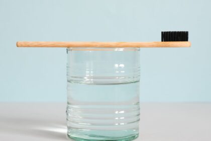 découvrez l'importance de l'hygiène bucco-dentaire pour un sourire éclatant et une santé optimale. apprenez des astuces et des conseils essentiels pour maintenir des dents et des gencives en parfaite condition.