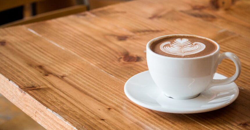 découvrez tout ce que vous devez savoir sur la caféine : ses effets sur le corps, ses bienfaits, ses inconvénients et des conseils pour une consommation équilibrée. plongez dans l'univers stimulant de cette substance populaire!