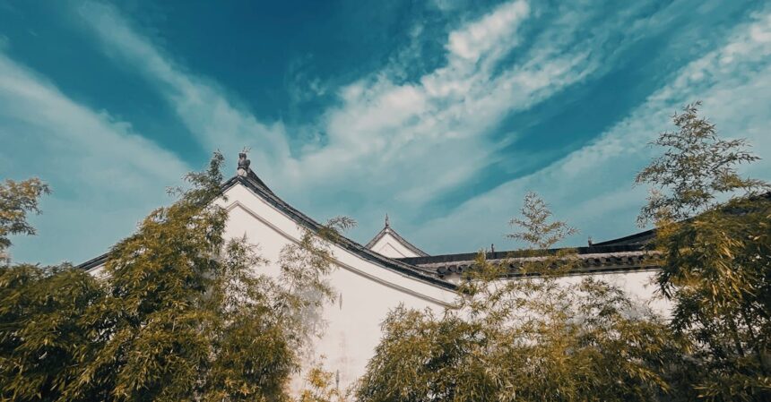 découvrez le calendrier chinois des genres, un outil fascinant utilisé depuis des siècles pour prédire le sexe des bébés à naître. apprenez comment cet ancien système repose sur l'âge de la mère et le mois de conception, et explorez son histoire et son utilité dans la culture chinoise.
