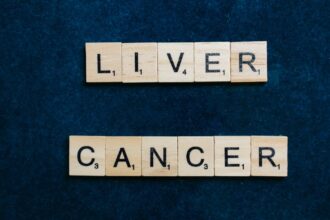 découvrez les causes, les symptômes et les traitements du cancer du foie. informez-vous sur les facteurs de risque et les options de prise en charge pour améliorer la qualité de vie des patients.