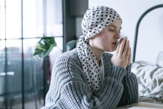 découvrez tout ce que vous devez savoir sur le cancer du poumon : causes, symptômes, traitements et conseils pour une prévention efficace. informez-vous pour mieux comprendre et faire face à cette maladie.