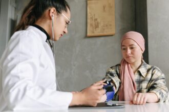 découvrez les différents types de cancers du sang, leurs symptômes, traitements et les avancées de la recherche pour améliorer la vie des patients. informez-vous sur les facteurs de risque et les options de soutien disponibles.