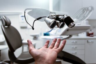 la chirurgie mini-invasives est une approche moderne qui permet de traiter diverses conditions médicales avec des incisions réduites, entraînant moins de douleur, une récupération plus rapide et un risque moindre de complications. découvrez les avantages de cette technique innovante pour améliorer votre bien-être.