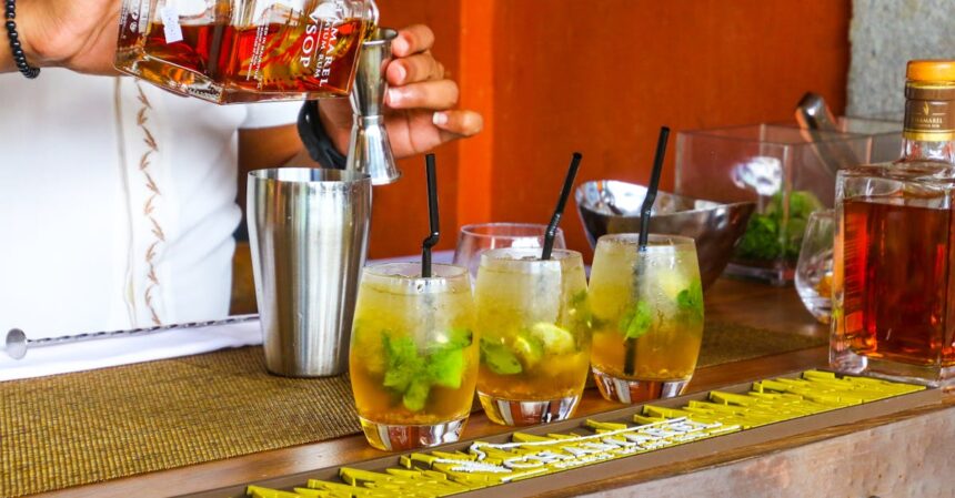 découvrez le monde envoûtant des cocktails au rhum ! que vous soyez amateur de saveurs tropicales ou de mélanges audacieux, notre sélection de recettes de cocktails au rhum saura ravir vos papilles. associez fraîcheur et créativité pour créer des moments inoubliables à déguster entre amis.