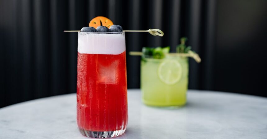 découvrez notre délicieux cocktail au rhum aux fruits, une explosion de saveurs tropicales qui ravira vos papilles. parfait pour vos soirées d'été ou pour un moment de détente, ce mélange frais et fruité vous transportera instantanément sous le soleil.