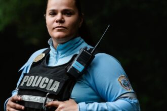 découvrez l'importance de la communication sexuelle dans les relations. apprenez à exprimer vos désirs et besoins, à favoriser une intimité saine et à renforcer vos liens avec votre partenaire grâce à des conseils pratiques et des informations éclairantes.