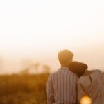 découvrez les dynamiques des relations humaines, explorez les différentes formes de connexions et apprenez à cultiver des liens sains et épanouissants dans votre vie.