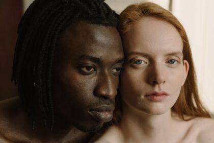 découvrez comment la compatibilité émotionnelle et sexuelle peut enrichir vos relations. explorez les clés d'une connexion profonde et harmonieuse entre partenaires, favorisant une intimité épanouie et une compréhension mutuelle.