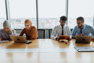 découvrez l'importance de la compatibilité sexuelle dans les relations amoureuses. explorez comment les désirs, les préférences et la communication peuvent renforcer votre intimité et favoriser une connexion plus profonde avec votre partenaire.