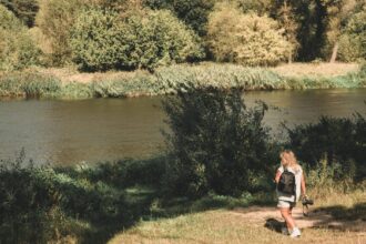 découvrez les complications potentielles liées aux traitements de canal radiculaire. informez-vous sur les risques, les symptômes et les solutions pour assurer une récupération optimale après une procédure endodontique.