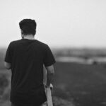 découvrez comment surmonter la dépression post-rupture avec des conseils pratiques et des stratégies pour retrouver votre bien-être émotionnel. apprenez à gérer votre chagrin et à reconstruire votre confiance après une séparation.