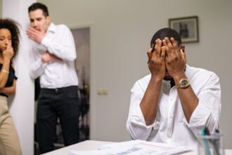 découvrez les dynamiques relationnelles, un domaine fascinant qui explore l'interaction entre les individus, les groupes et les systèmes. apprenez à mieux comprendre les relations humaines, à améliorer votre communication et à renforcer vos connexions interpersonnelles pour un épanouissement personnel et professionnel.