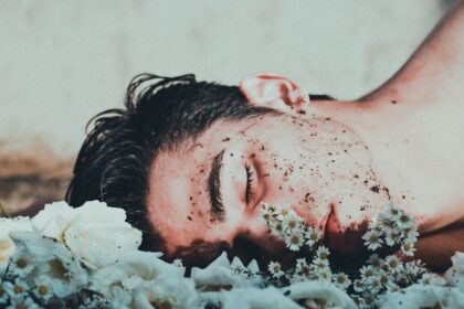 découvrez les causes de la sensibilité dentaire, des conseils pour apaiser vos douleurs et des traitements efficaces pour retrouver un sourire sans inconfort. informez-vous sur les meilleures pratiques pour maintenir une santé bucco-dentaire optimale.