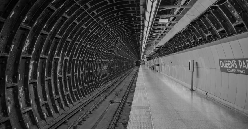 découvrez tout ce qu'il faut savoir sur le syndrome du tunnel carpien : symptômes, causes, traitements et conseils pour soulager la douleur. informez-vous pour mieux comprendre cette condition et améliorer votre qualité de vie.