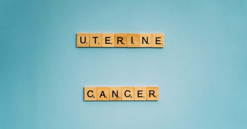 découvrez tout ce qu'il faut savoir sur le cancer de l'utérus, y compris les symptômes, les facteurs de risque, les méthodes de dépistage et les options de traitement pour mieux informer et sensibiliser les femmes.