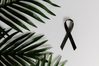 découvrez tout sur le mélanome, un type de cancer de la peau, y compris ses causes, symptômes, méthodes de prévention et traitements disponibles. informez-vous pour mieux protéger votre santé et celle de vos proches.