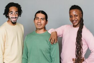 découvrez tout sur le psoriasis, une maladie cutanée chronique qui affecte des millions de personnes. apprenez à reconnaître les symptômes, explorez les diverses options de traitement, et trouvez des conseils pour mieux vivre avec cette affection. informez-vous sur les dernières avancées scientifiques et les astuces pour apaiser votre peau.