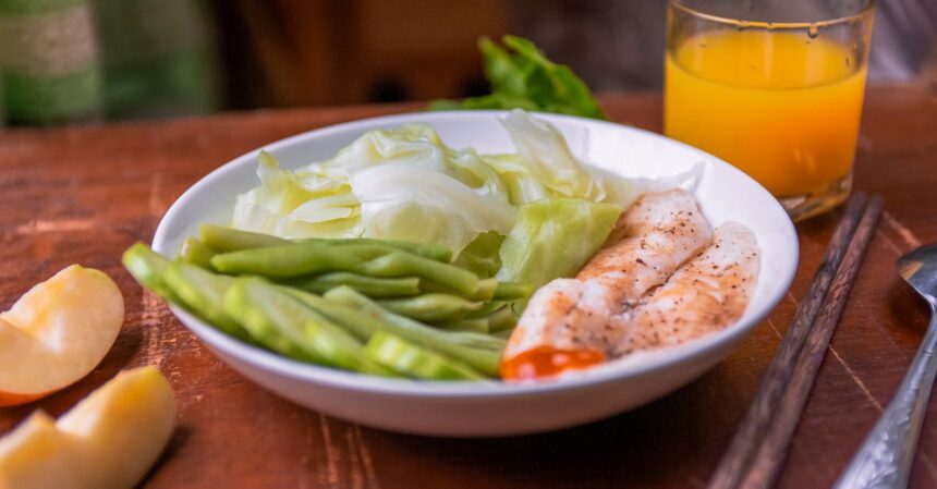 découvrez comment une alimentation adaptée peut vous aider à gérer votre cholestérol. explorez des recettes saines, des conseils nutritionnels et des stratégies pour améliorer votre santé cardiaque tout en vous régalant!