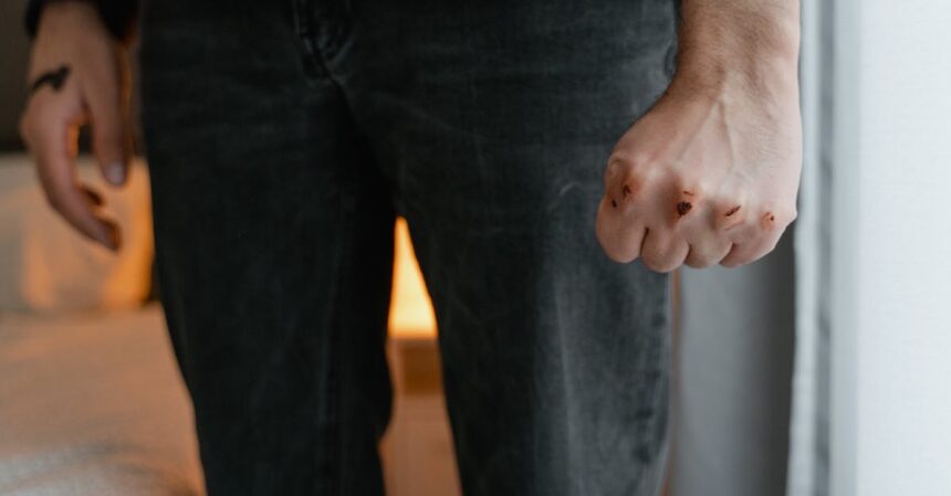 découvrez les causes et les solutions pour soulager la douleur aux doigts. apprenez à identifier les symptômes et les traitements efficaces pour retrouver votre confort au quotidien.