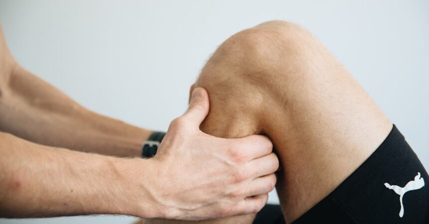 découvrez tout sur les blessures ligamentaires, leurs causes, symptômes et traitements. apprenez comment prévenir ces blessures courantes et retrouver votre mobilité rapidement.