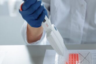 explorez l'univers fascinant de la génétique, comprenant ses principes fondamentaux, ses applications dans la médecine moderne et son impact sur l'évolution des espèces. découvrez comment les gènes déterminent nos traits et influencent notre santé.