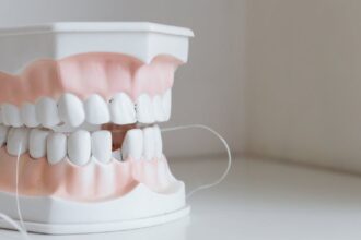 découvrez des conseils essentiels pour maintenir une santé bucco-dentaire optimale et prévenir les problèmes de gencives. apprenez les meilleures pratiques pour renforcer vos gencives et préserver votre sourire.