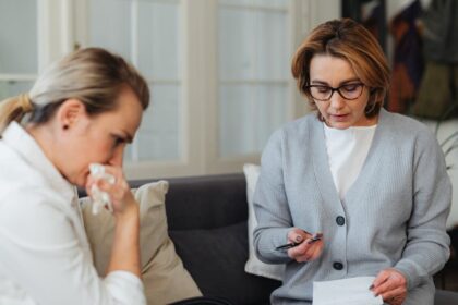 découvrez comment l'intelligence émotionnelle peut transformer vos relations, améliorer votre prise de décision et favoriser un bien-être personnel. apprenez à reconnaître et à gérer vos émotions, ainsi qu'à comprendre celles des autres pour un impact positif dans votre vie professionnelle et personnelle.