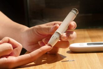 découvrez les meilleures stratégies de contrôle de la pression artérielle pour maintenir une santé optimale. apprenez des conseils pratiques, des informations alimentaires et des techniques de gestion du stress pour gérer votre tension artérielle efficacement.